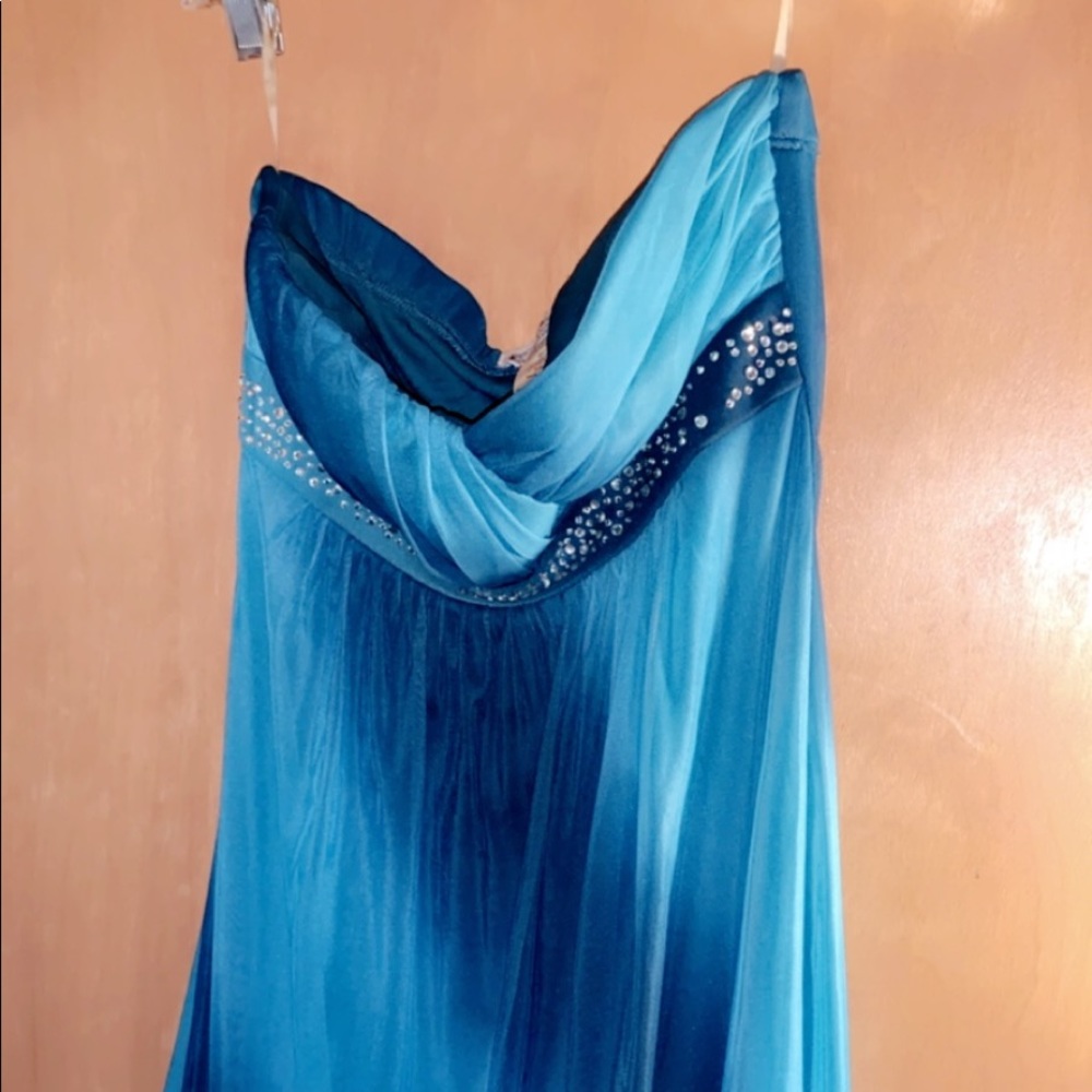 Trixie dress for form or prom